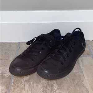 Size 8 all black converse